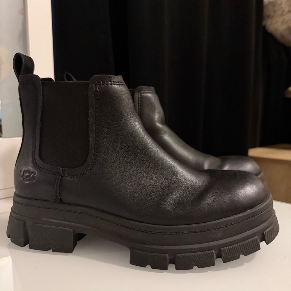UGG Black Leather Chelsea Boots (Ashton Boots)